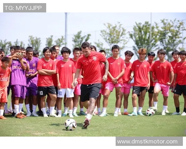 足球球星挂机现象解析:明星球员如何借助技术手段提升训练效果 足球球星挂机现象解析:明星球员如何借助技术手段提升训练效果